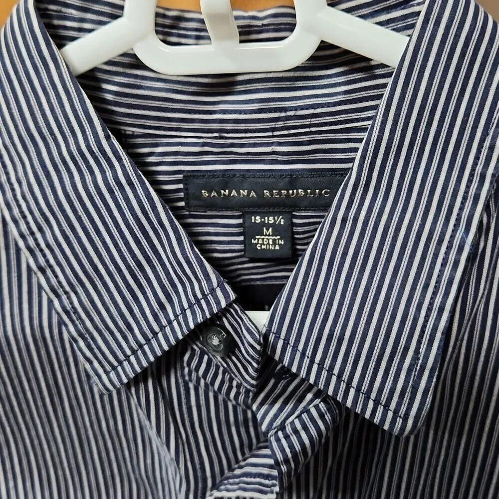 Banana republic medium shirt top striped button down 15 - 15.5 shirt work preown